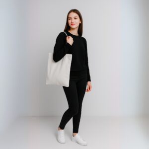 Read more about the article Totebag Custom sebagai Souvenir Pernikahan Kekinian