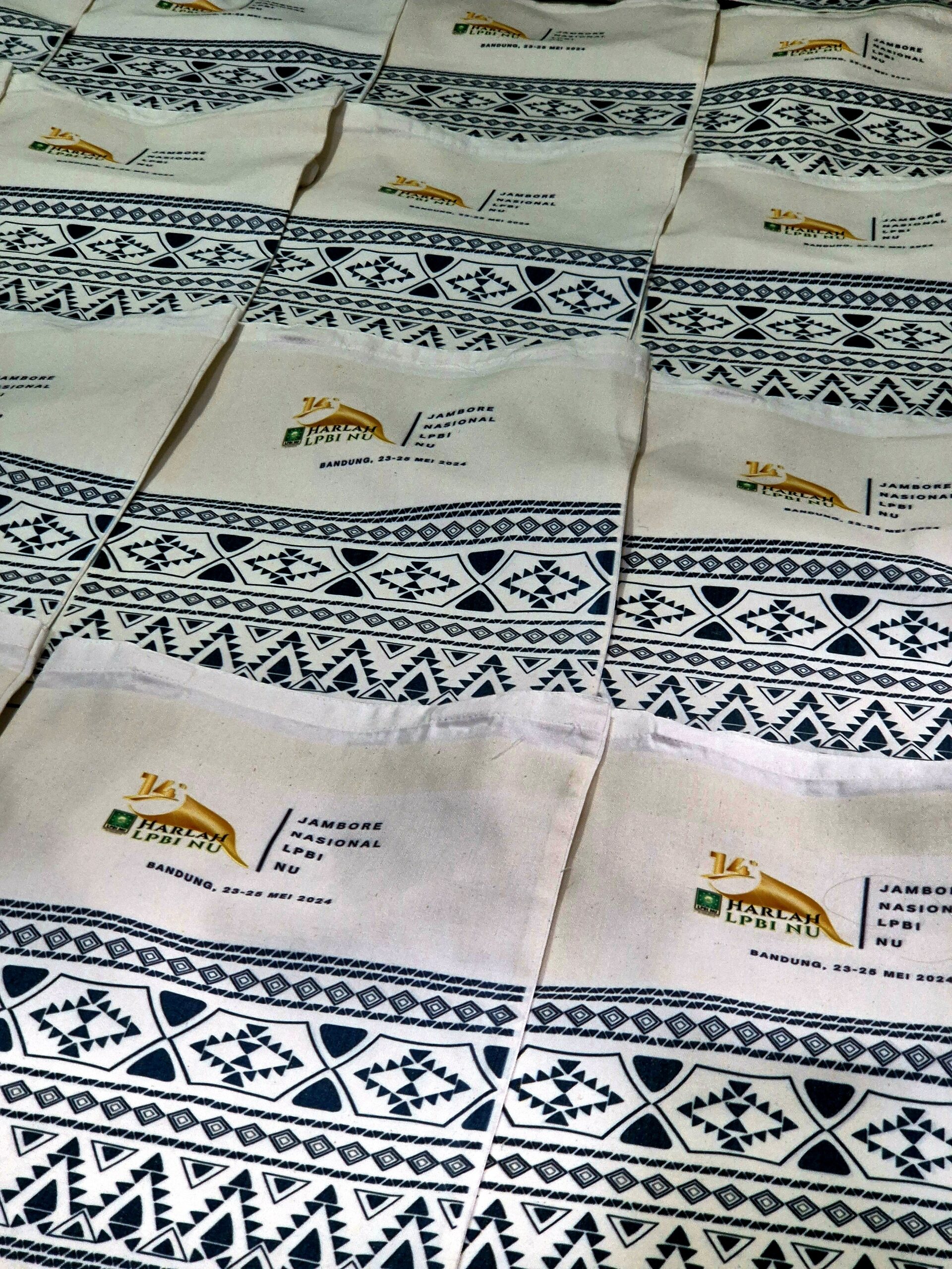 Foto totebag polos — Supplier Tas Kanvas Polos DOVATAS