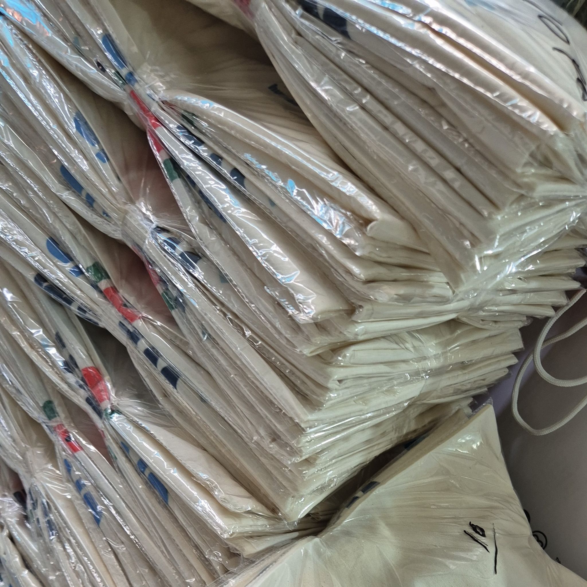 Foto totebag polos — Supplier Tas Kanvas Polos DOVATAS