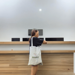 Read more about the article Branding Perusahaan dengan Totebag Polos + Logo
